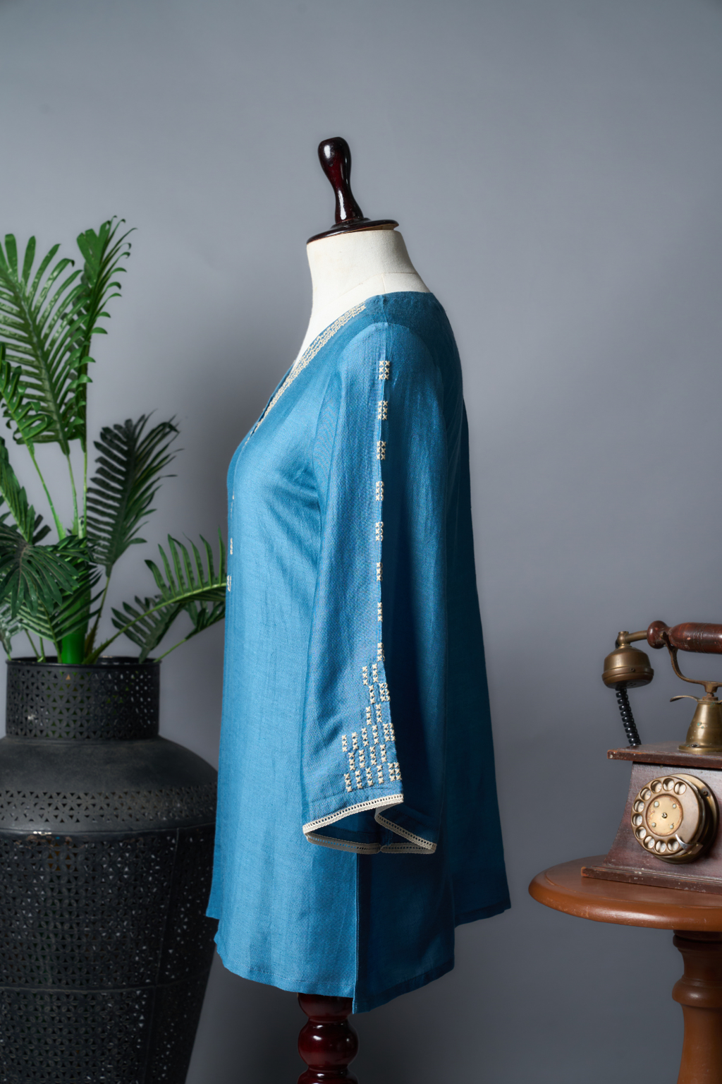 Blue Katha Linen Kurti