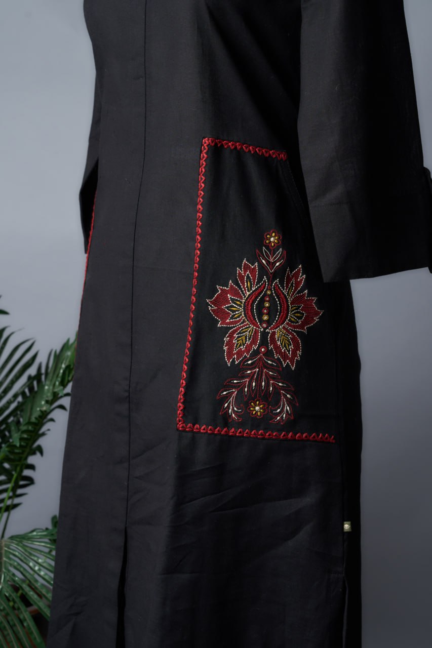 Black Cotton Linen Long Coat – Side Pocket Embroidery – 3/4 Sleeve
