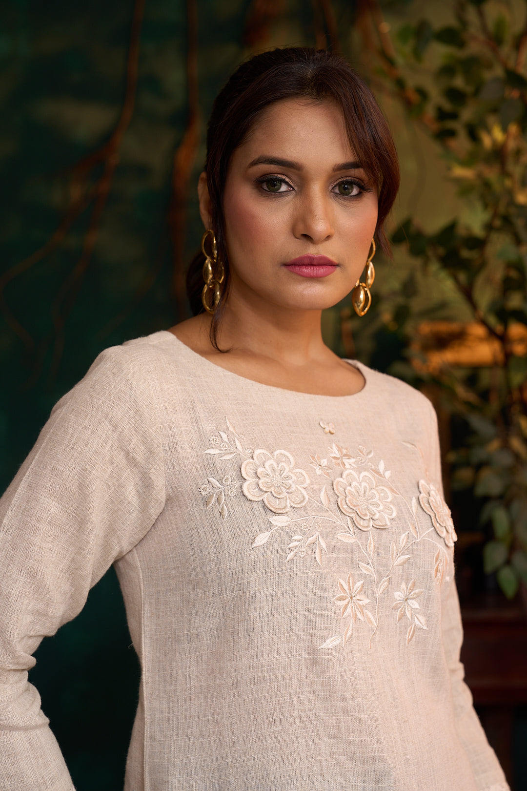 Natural Khadi Short Kurta – 3D Flower Embroidery – 3/4 Sleeves